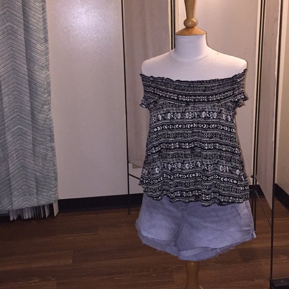 Distressed denim shorts - Picture 6 of 6